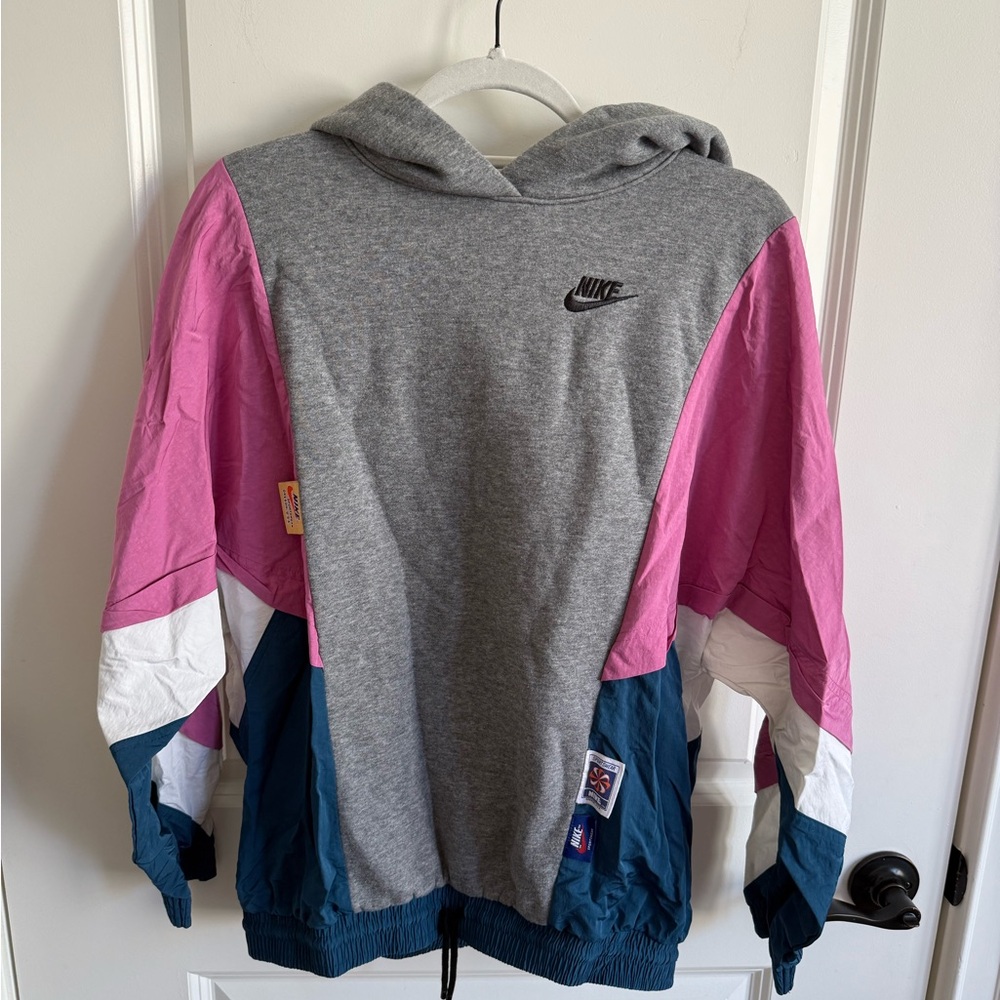 Nike vintage grey and pink windbreaker jacket Size XS